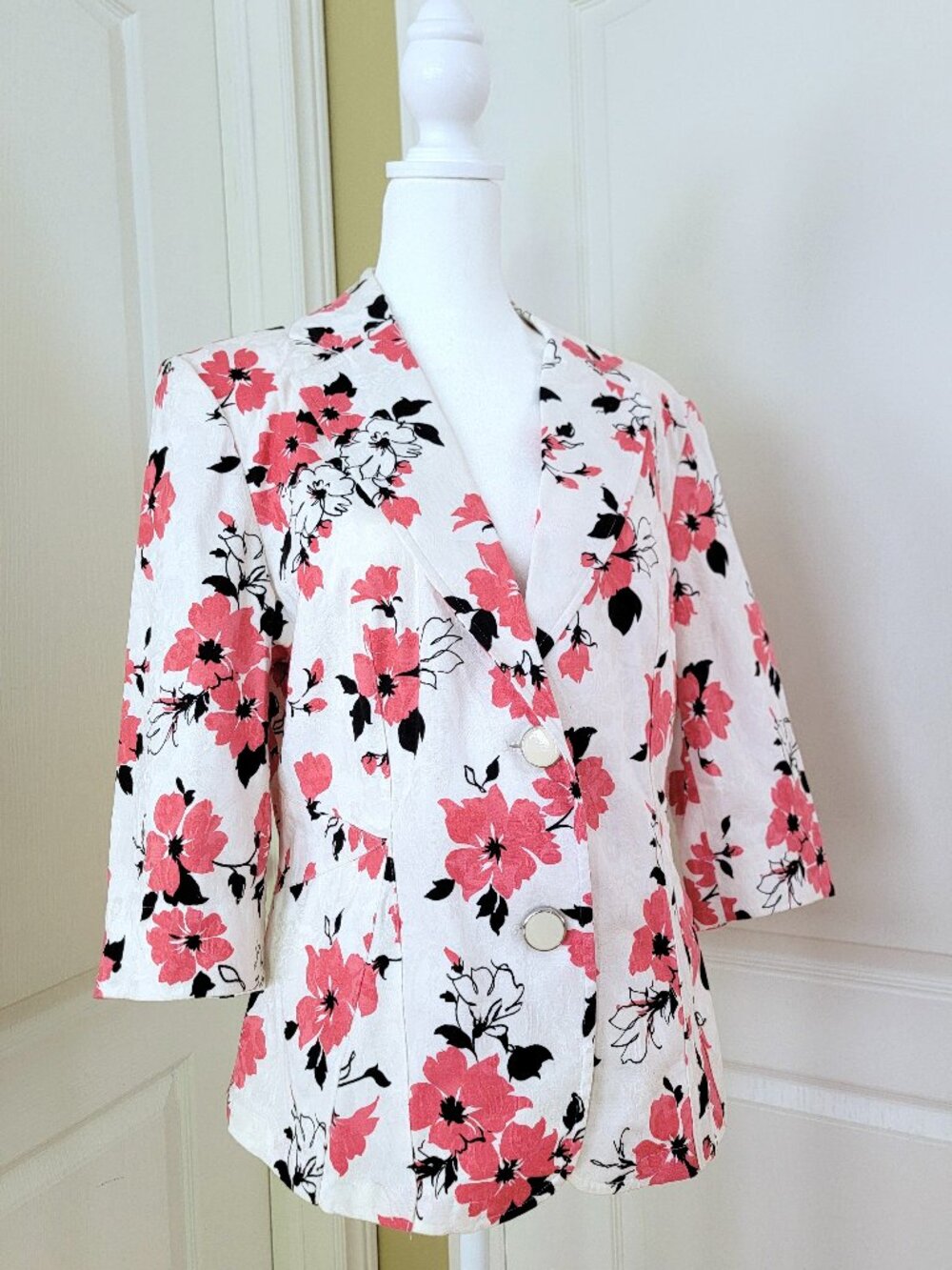 LAVENA FLORAL PRINT AND JAQUAD FABRIC JACKET